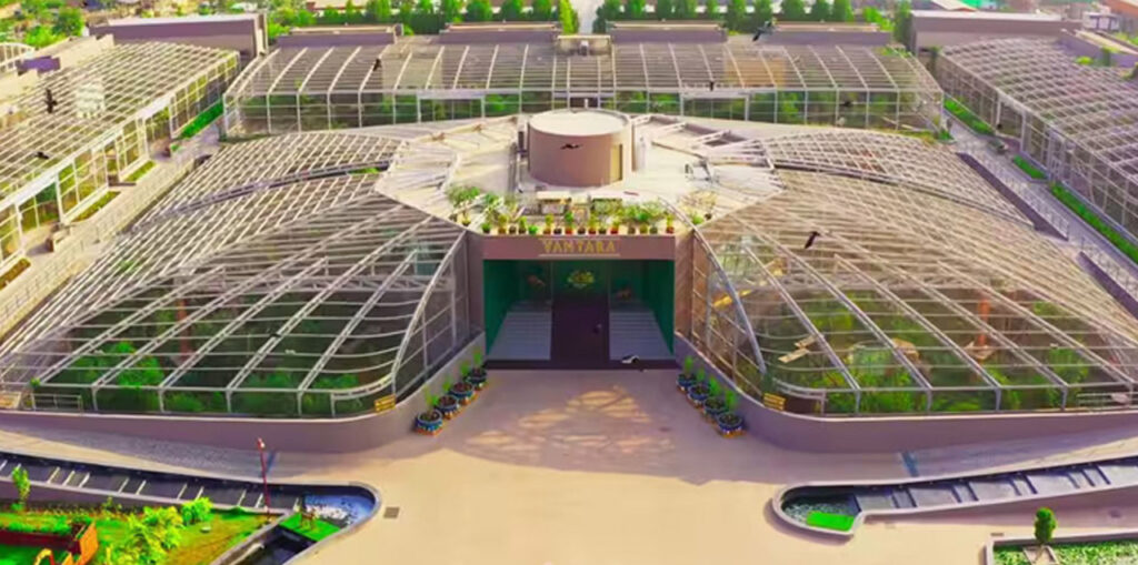 Where is Vantara Zoo located